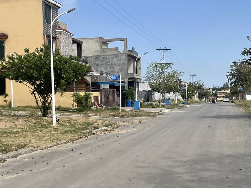 10 Marla Ready To Construct Plot For Sale L Block 2