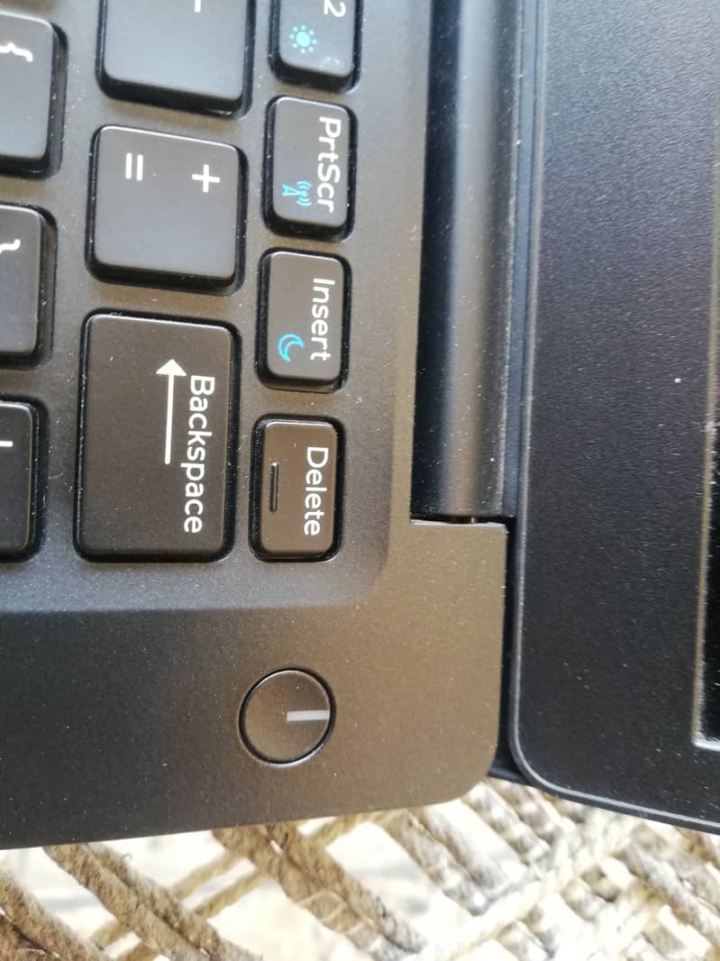 Dell Latitude 7490 i5 8th Gen 20GB RAM 256 SSD – Touch Screen 4