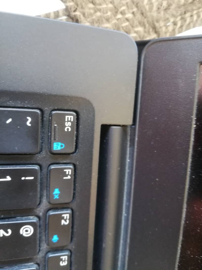 Dell Latitude 7490 i5 8th Gen 20GB RAM 256 SSD – Touch Screen 5