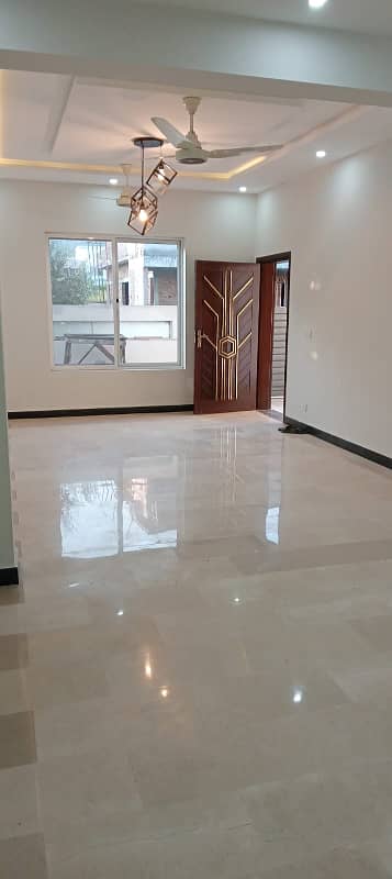 Beautiful Luxury Ground portion For Rent 5