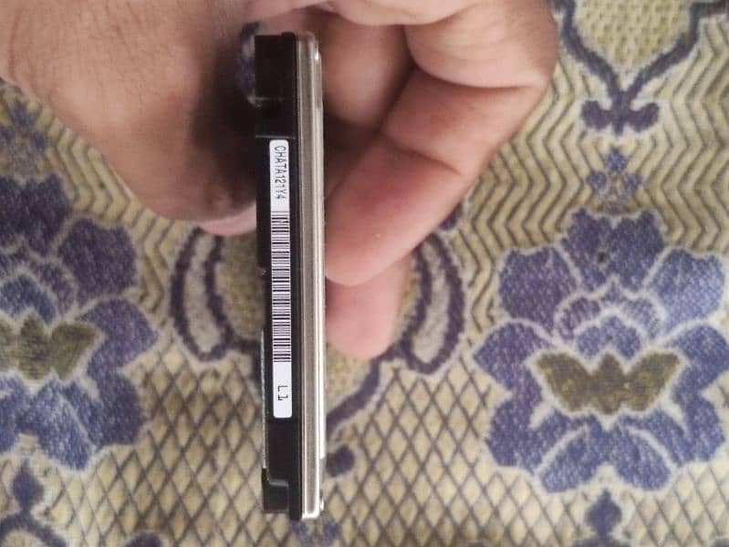 toshiba hard disk 200Gb for sale and 1 processor pentium 4.3. 4ghz 0