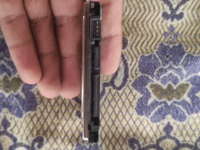 toshiba hard disk 200Gb for sale and 1 processor pentium 4.3. 4ghz 1