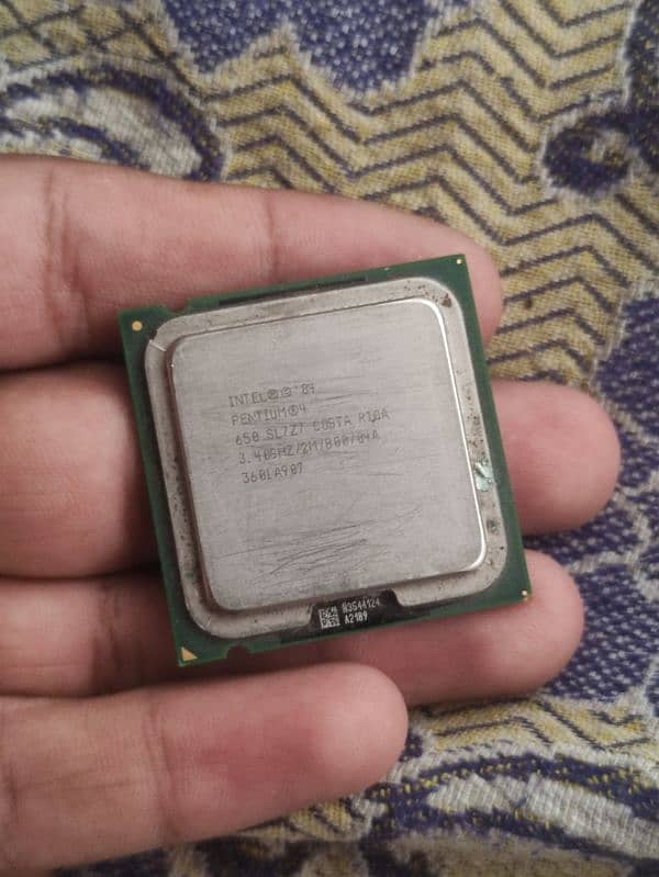 toshiba hard disk 200Gb for sale and 1 processor pentium 4.3. 4ghz 6