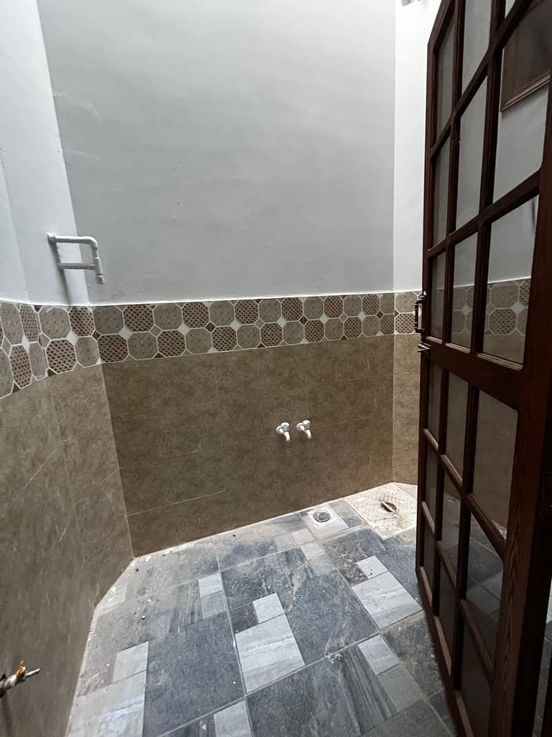 120 Sq Yds Brand New Stylish House For Sale Very Near To Main Gate In PS City 2 4