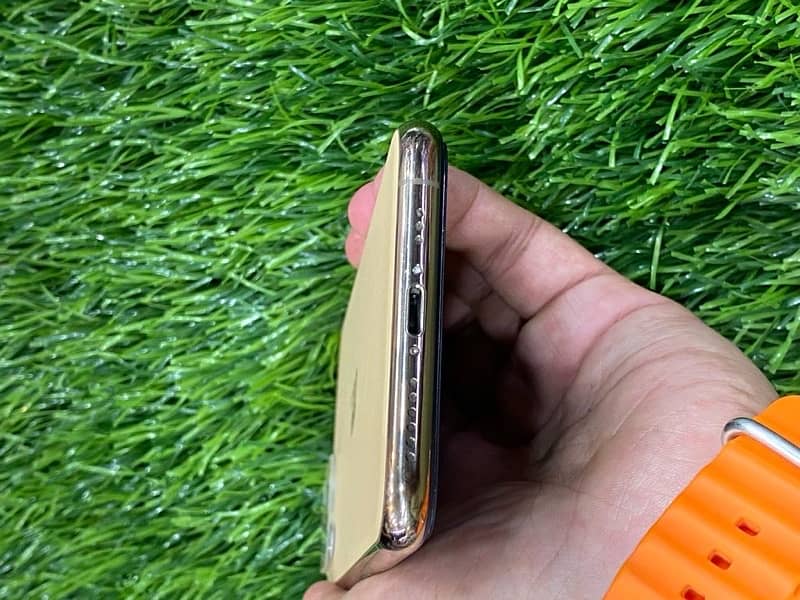 iPhone 11 Pro 64GB PTA approved 4