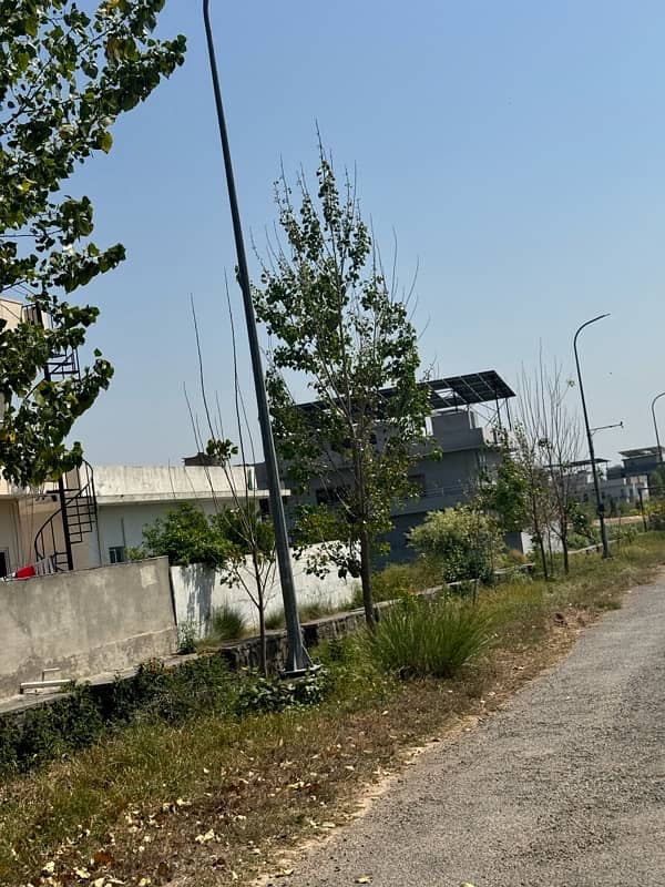 L Block 5 Marla Corner With Extra Land Possession Available 12