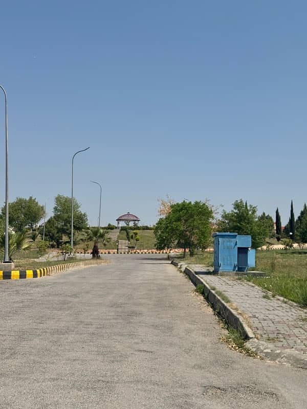 L Block 5 Marla Corner With Extra Land Possession Available 16
