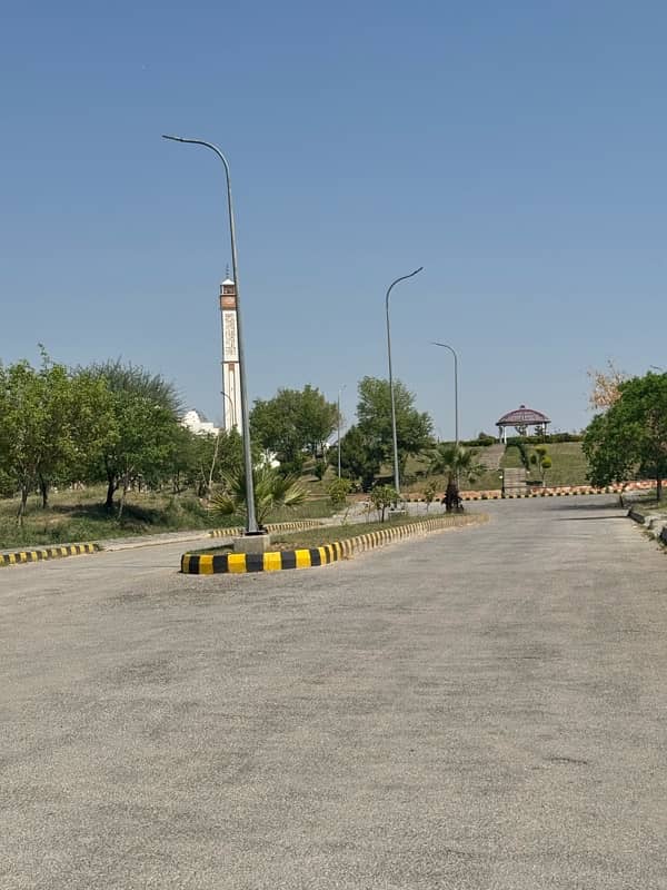 L Block 5 Marla Corner With Extra Land Possession Available 17