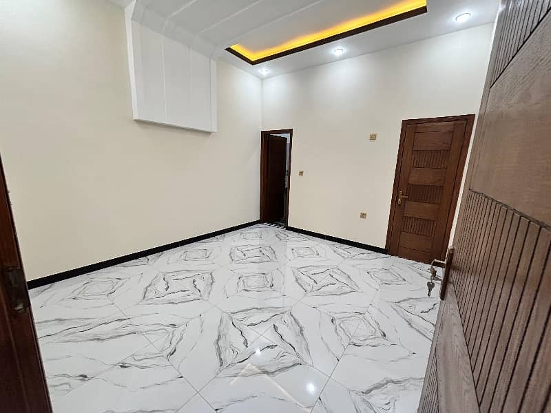 Prime Location 300 Square Yards Upper Portion For rent In Federal B Area - Block 6 4