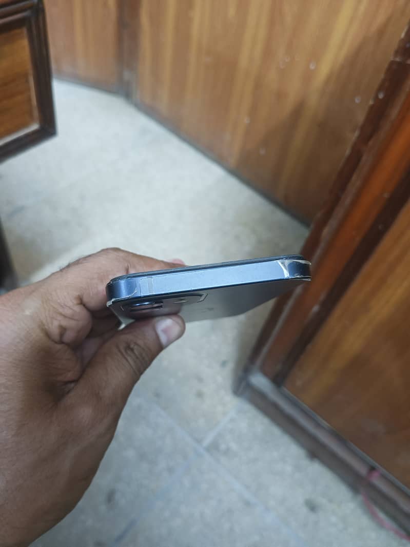 Iphone 12 only panal change . Battery health 82 . Baki 100% ok hy . . 1