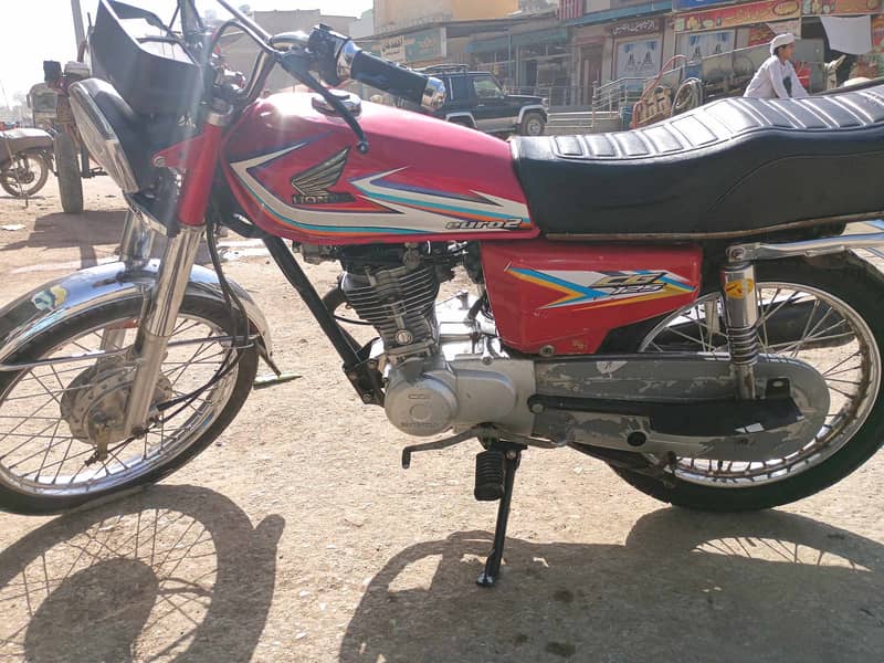 Honda CG 125 2015 karachi number 0