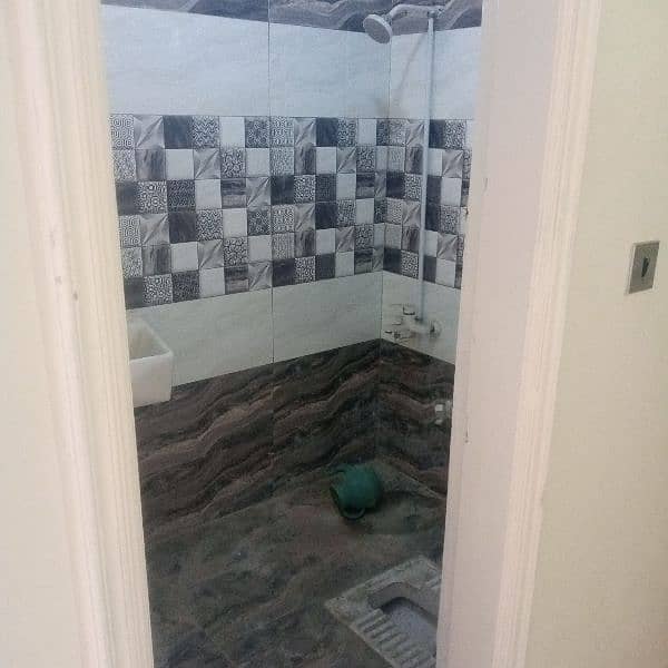 Flat for sale jouhar mor Small project 2 bed dd mean road Facing 80 la 4