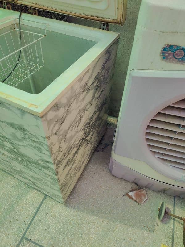 Dawlance deep freezer 0