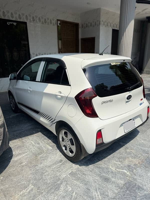 Kia Picanto Automatic A/T White Colour 2022/2023 100% Original 3