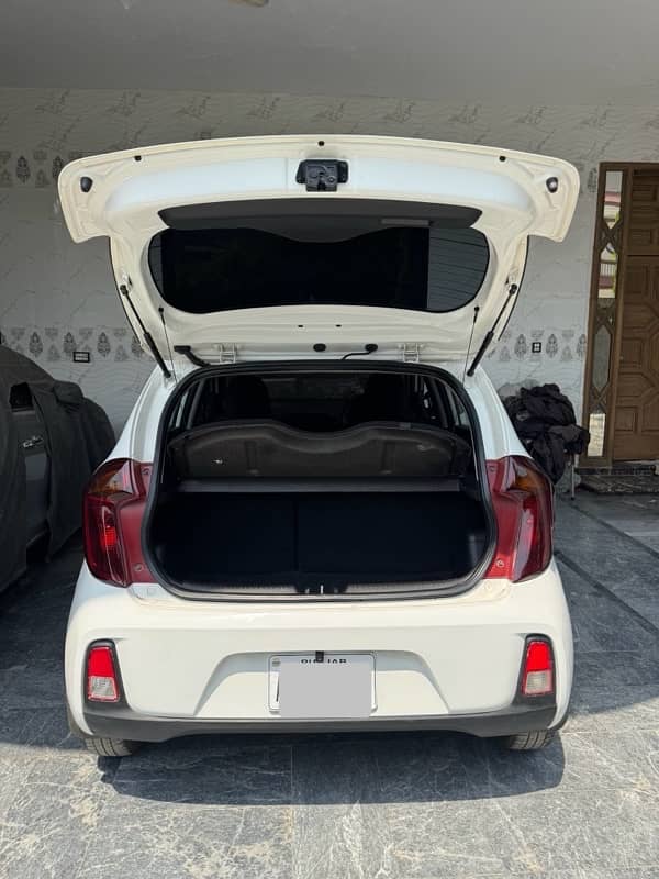 Kia Picanto Automatic A/T White Colour 2022/2023 100% Original 11