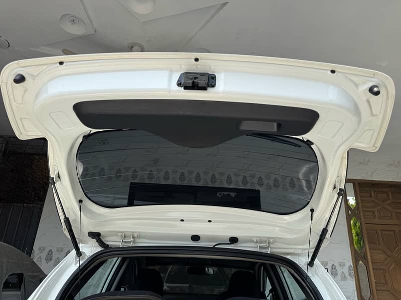 Kia Picanto Automatic A/T White Colour 2022/2023 100% Original 17