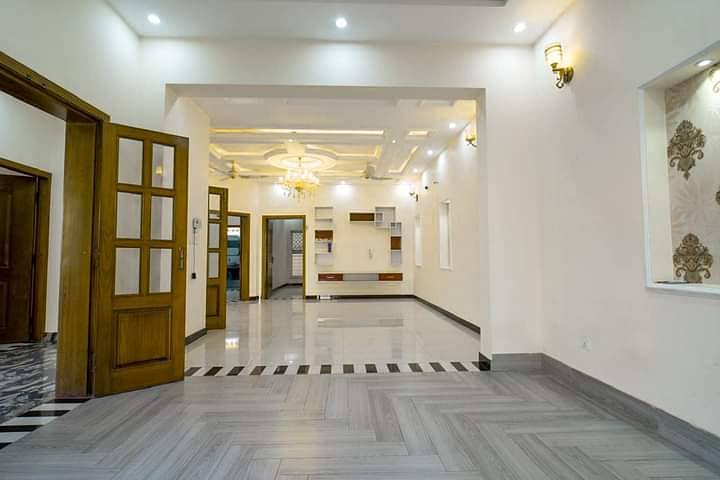 10 Marla Brand New House For Rent In Bahria Town - Block CC Canal Road Lahore 1