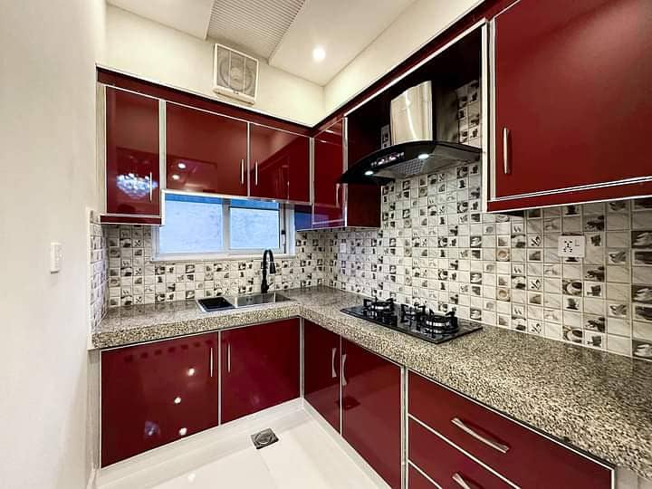 10 Marla Brand New House For Rent In Bahria Town - Block CC Canal Road Lahore 6