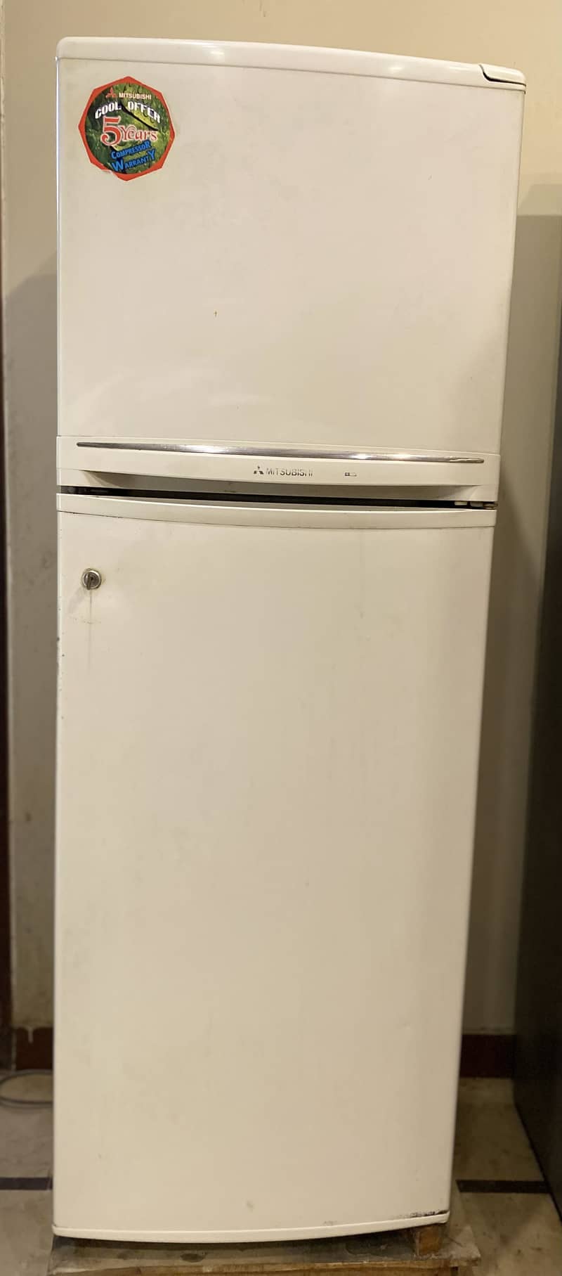 Fridge with freezer 0