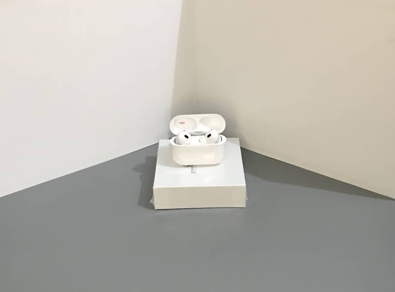 AirPods Pro 2 - Best battery timing- Good sound with cable 3