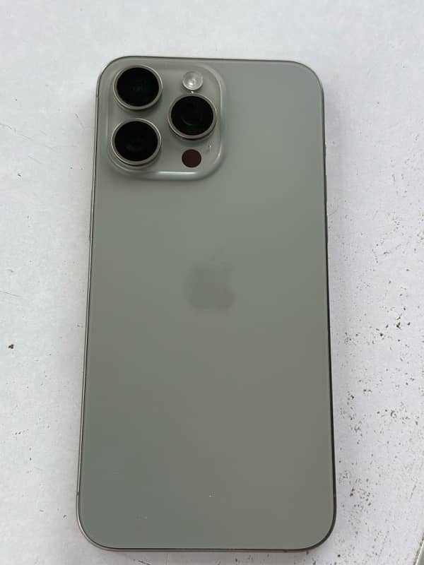 IPHONE 15 PROMAX 256gb NATURAL UNLOCK 1