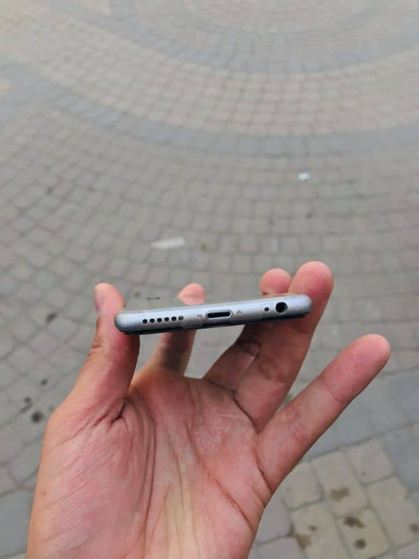 Apple IPhone 6 PTA Approved Mint Condition 8