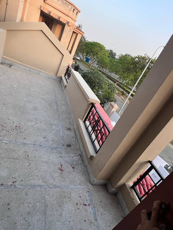 10 Marla House available For rent with gas 9