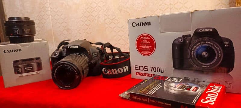 Canon 700d For Sale with 2 lens . 64gb Sandisk card with camera beg 3