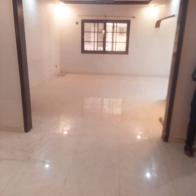 Flat for Sale Gulshan-e-Iqbal Block 13-B | 2nd Floor | 3 Bed DD | 1550 Sq. Ft 1