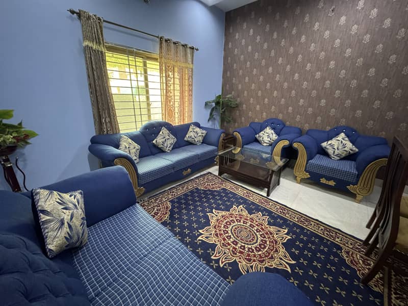 7 seater sofa, perfect conditon hardly use like a New 0