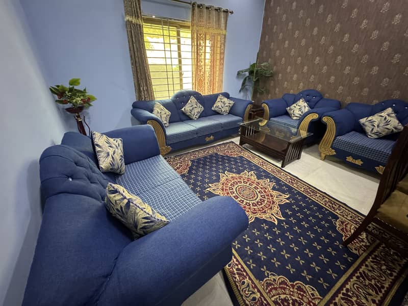 7 seater sofa, perfect conditon hardly use like a New 5