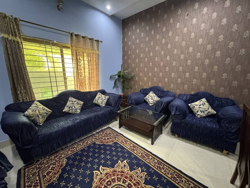 7 seater sofa, perfect conditon hardly use like a New 6