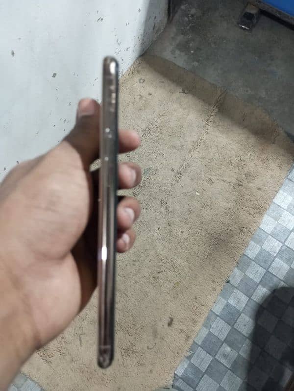 I phone xs Max used non pta 2