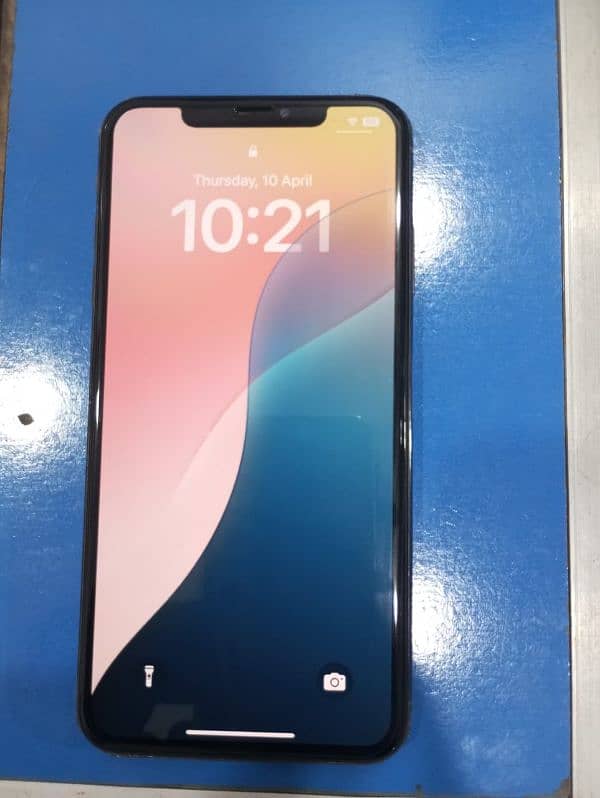 I phone xs Max used non pta 4