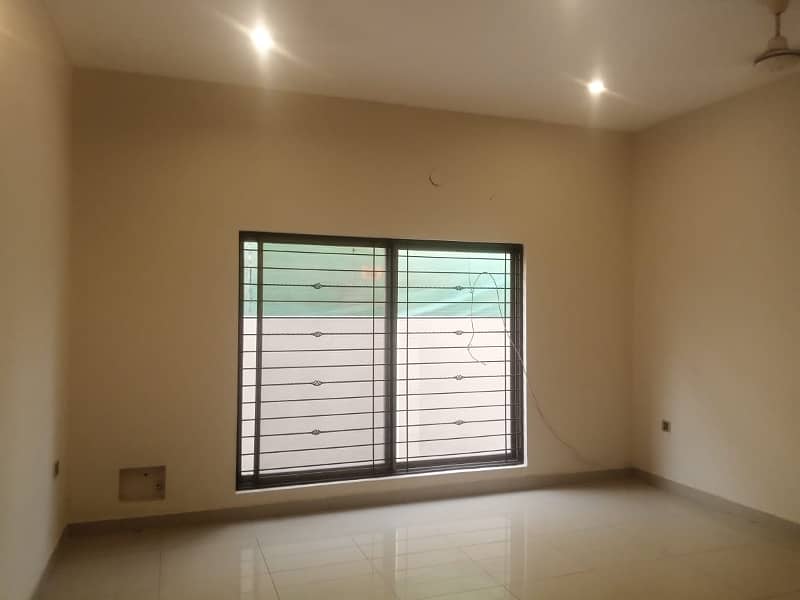 01 KANAL PROPER DOUBLE UNIT BUNGALOW AVAILABLE FOR RENT 9