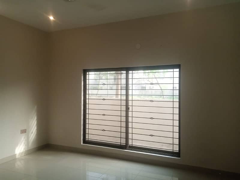 01 KANAL PROPER DOUBLE UNIT BUNGALOW AVAILABLE FOR RENT 14