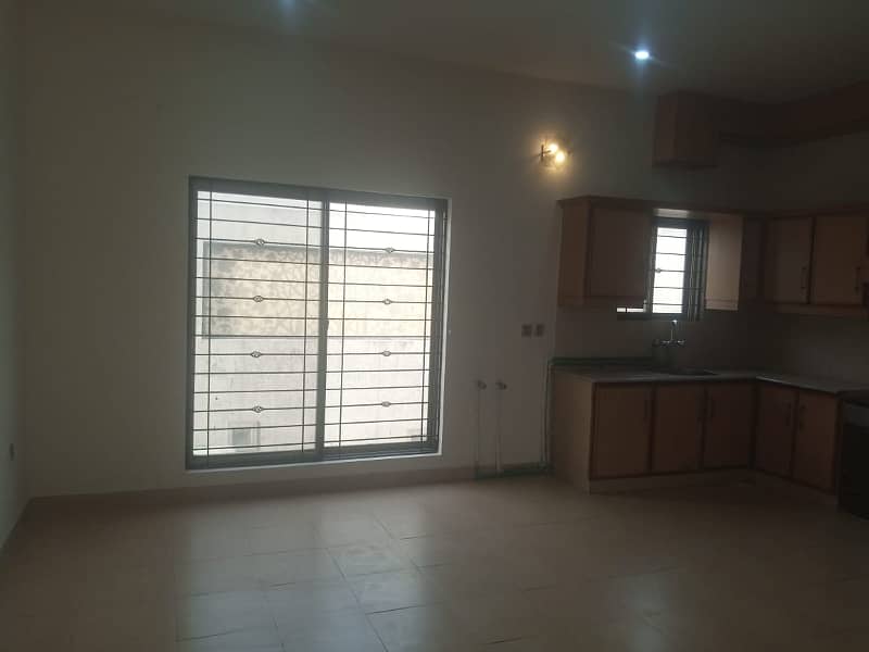 01 KANAL PROPER DOUBLE UNIT BUNGALOW AVAILABLE FOR RENT 19