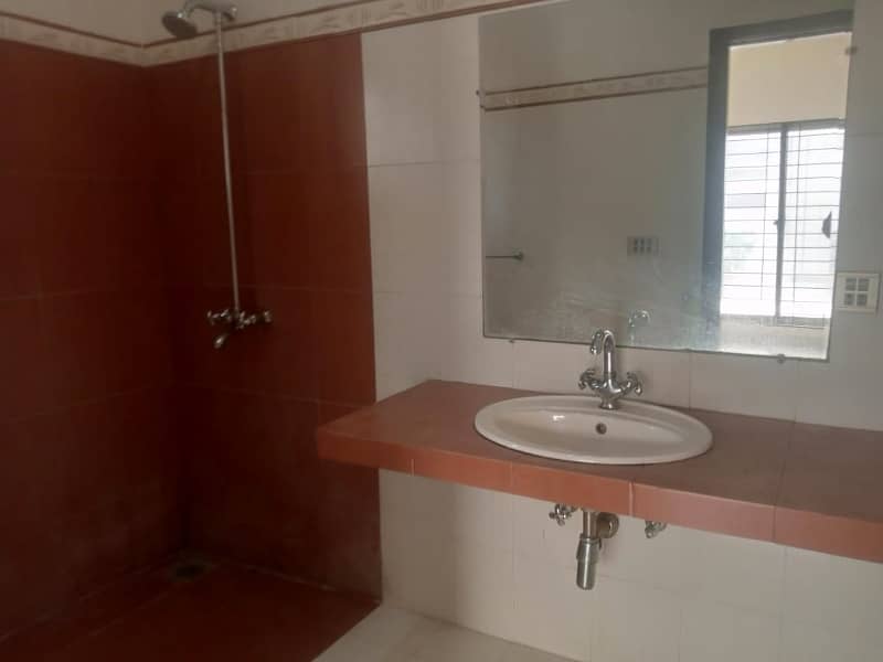 01 KANAL PROPER DOUBLE UNIT BUNGALOW AVAILABLE FOR RENT 20