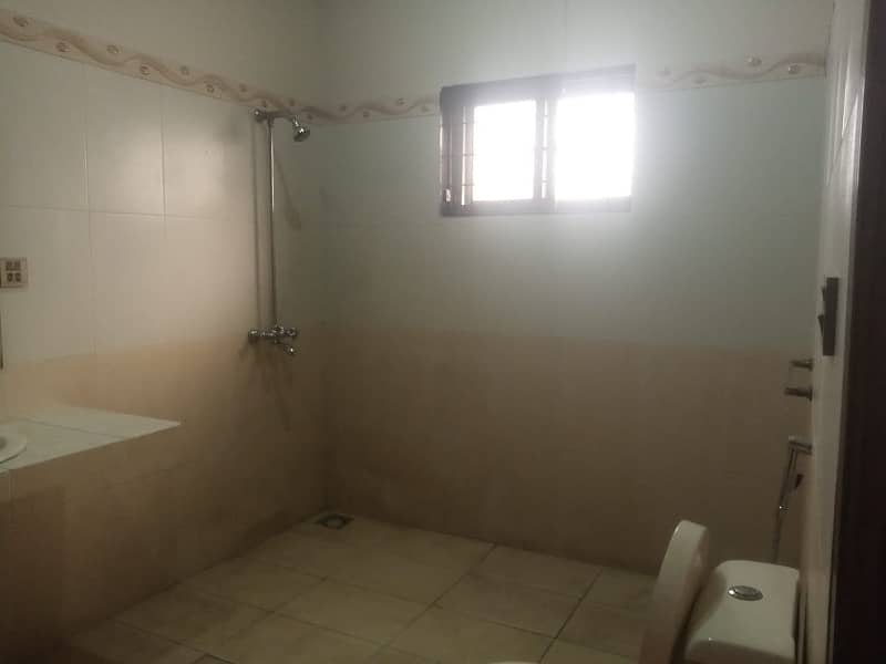 01 KANAL PROPER DOUBLE UNIT BUNGALOW AVAILABLE FOR RENT 24