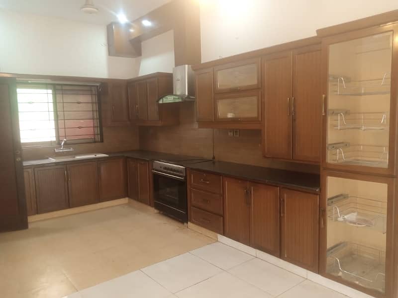 01 KANAL PROPER DOUBLE UNIT BUNGALOW AVAILABLE FOR RENT 26