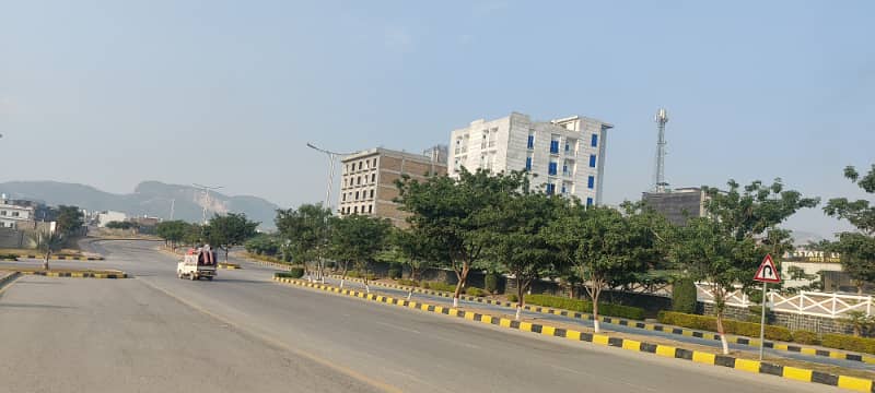 Commercial plot Available for sale in B-17 4