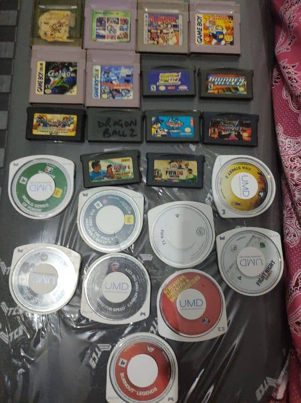 GAMEBOY 2 ORIGINAL OR COPY CARTS OR PSP UMDS 0