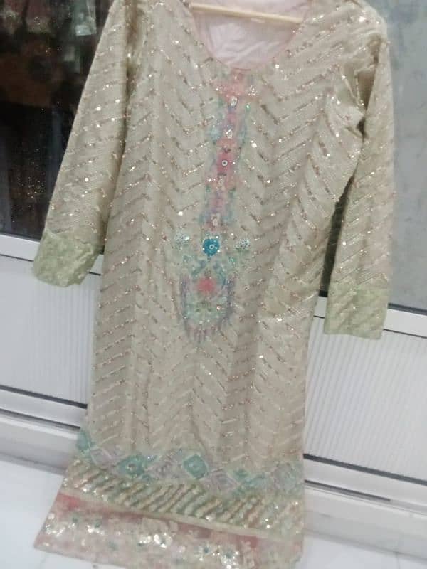 size large fabric saffon with net 3d word 4