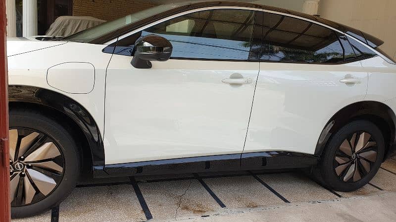 Nissan Ariya B6 Limited 2022 4