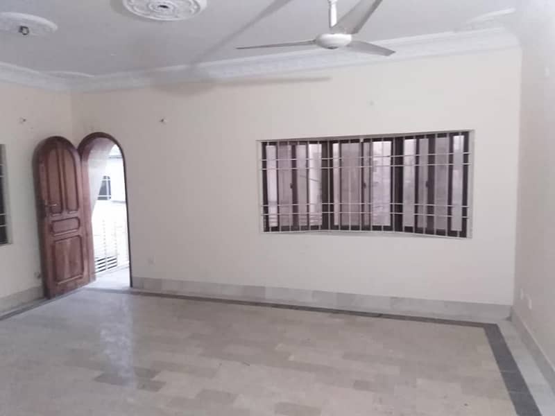 400 Yards Corner West-Open Upper Portion For Rent 14