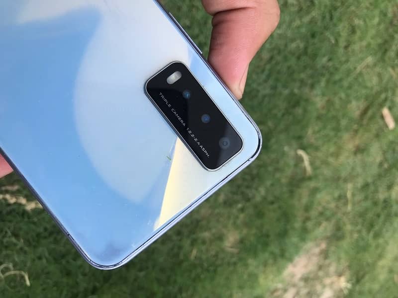 Vivo y20 with Box 0
