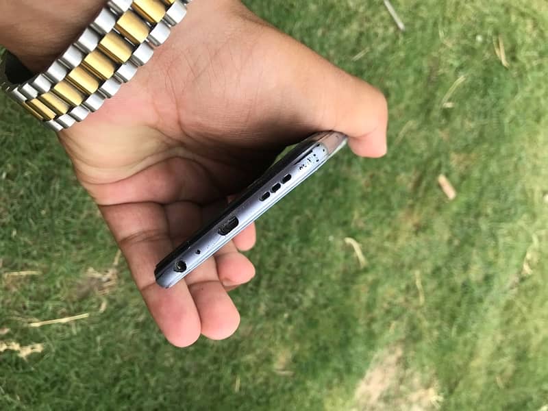 Vivo y20 with Box 1