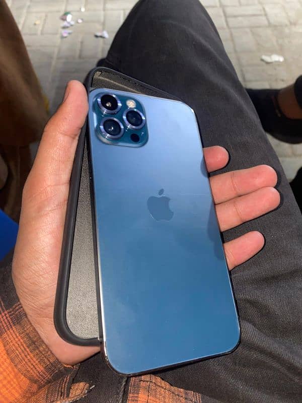 i phone 12 pro max family use 0