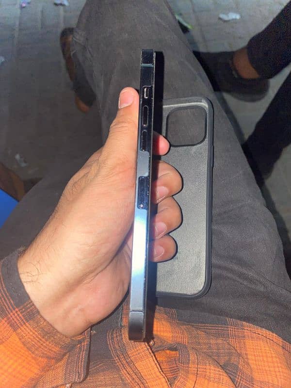 i phone 12 pro max family use 5
