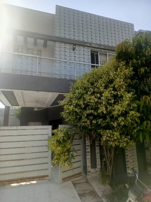 05 MARLA DESIGNER LUXURY SLIGHTLY USED BEAUTIFUL BUNGALOW AVAILABLE FOR RENT 0